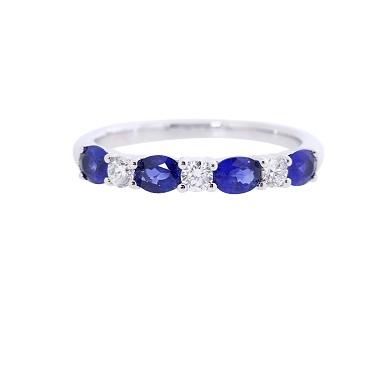 BAGUE OR GRIS 750/00 2.85g 4 SAPHIR BLEU 0.91CT 3 DIAMANT ROND BLANC 0.20CT T54