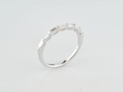 BAGUE OR GRIS 750/00 1.90g 7 DIAMANT 0.35 T54