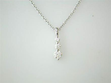 PENDENTIF OR GRIS 750/00 0.33g 3 DIAMANT 0.25