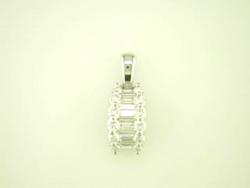 PENDENTIF OR GRIS 750/00 D0.23(11bg)+0.33(12r) G1.90