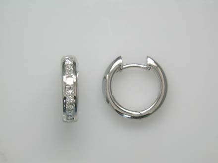 BO OR GRIS 750/00 3.90g 18 DIAMANT BLANC 0.37CT